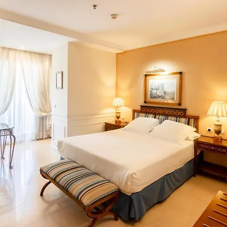 Guadalpin Apartment