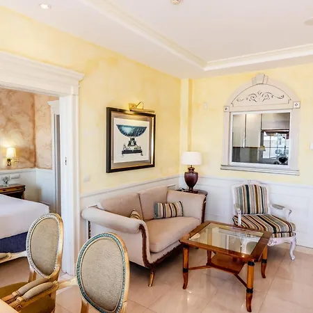 Guadalpin Apartment *