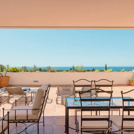 Guadalpin Apartment